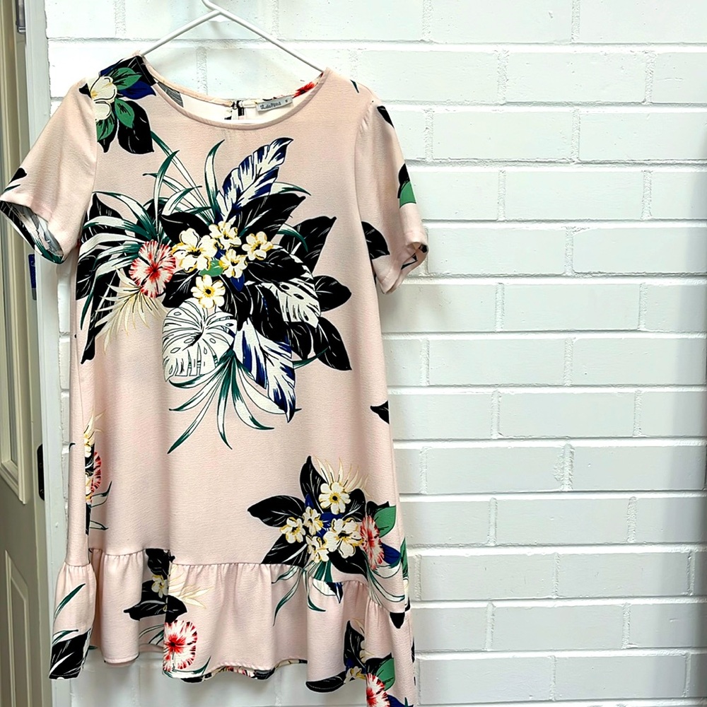 Beautiful summer fun dress !